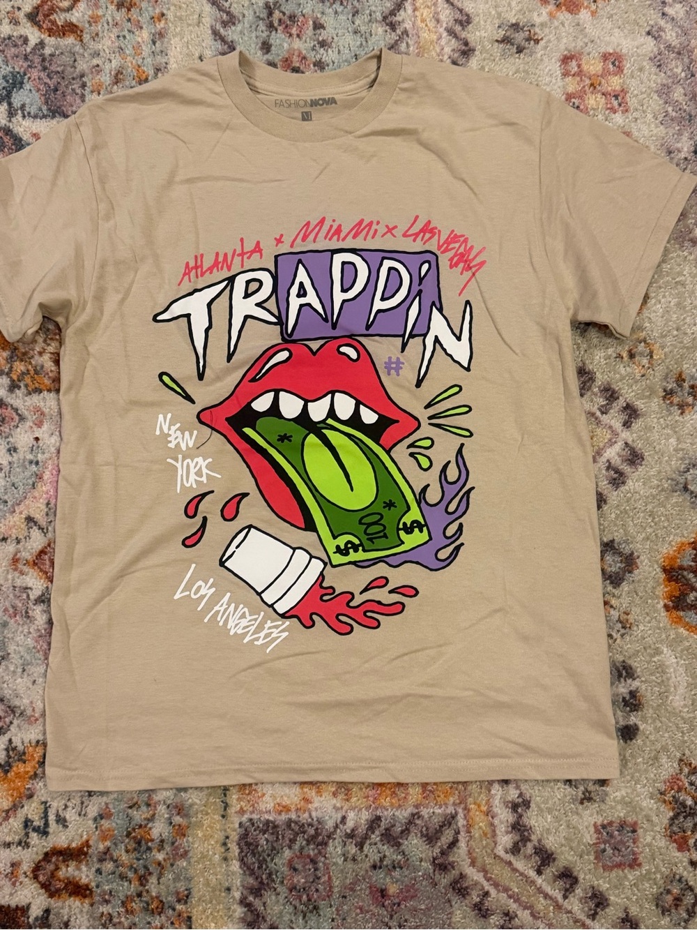 Fashion Nova Men Trappin Graphic T-Shirt Tan Multicolor Size Medium